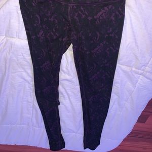 Lululemon purple and black leggings size 6